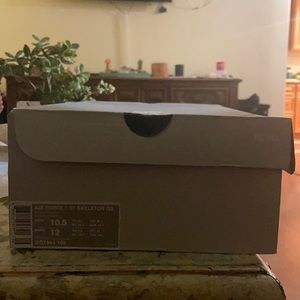 Never worn Air Force one ‘07 skeleton og